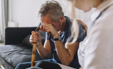 Advogada reforça importância de denúncias de violência contra idosos 