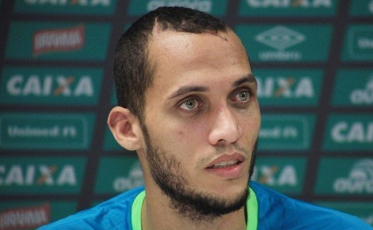 Zagueiro Neto, da Chapecoense, anuncia aposentadoria