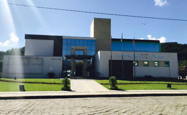 Justiça concede liminar obrigando Treviso a pagar salários até o 5º dia útil