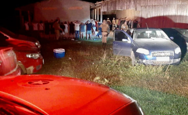 PM interrompe festa clandestina, apreende drogas e prende duas pessoas