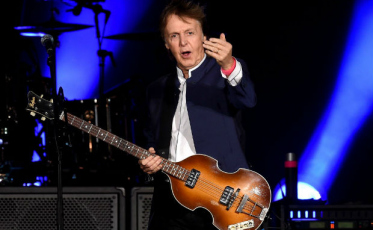 OMS lança evento com Paul Mccartney, Elton John, Billie Eilish e outros cantores