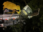 ((Vídeo)) Caminhão fica pendurado e bloqueia Serra do Rio do Rastro