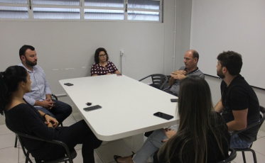 Shopping Della altera horário de funcionamento