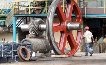 Faturamento da indústria sobe em dezembro, diz CNI