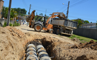 Drenagem é construída entre os bairros Capelinha e Jussara 