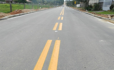 Ruas asfaltadas recebem sinalização em Morro da Fumaça