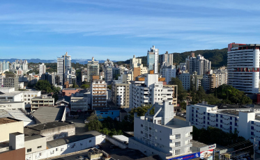 [Áudio] Muito sol e calor para esta quinta-feira em Criciúma