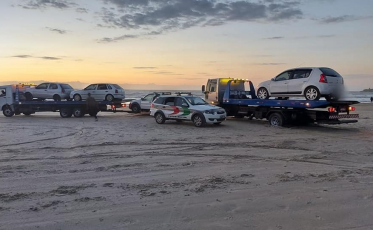 PM encerra luau com mais de 70 pessoas em Laguna 