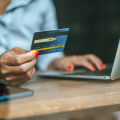 Cartão dinâmico: a nova era da segurança nas suas compras online