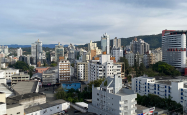 [Áudio] Calor, chuva e trovoadas marcam este final de semana