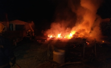 Casa é completamente destruída por incêndio em Jacinto Machado