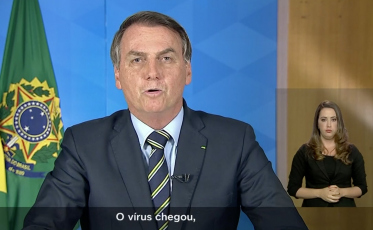 Conselho de secretários da saúde repudia declaração de Bolsonaro: #ficaemcasa