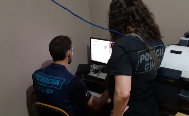 Polícia Civil prende dois homens por armazenamento de pornografia infantil em Criciúma
