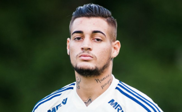 Goleiro do São Paulo é preso acusado de agredir a esposa 