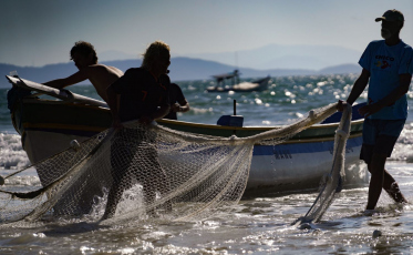 Governador vai ao STF para reverter medida de cotas para a pesca da tainha