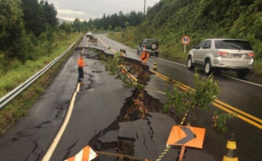 Estrada interditada entre Urubici e Grão Pará