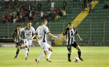 Figueirense ganha a primeira na Série B