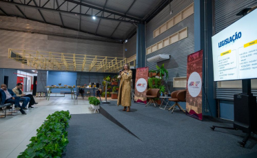 Evento aborda assédio moral e saúde mental no ambiente corporativo em Criciúma