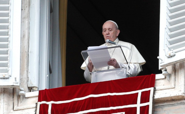 Papa faltará à missa dominical, mas fará oração habitual ao meio-dia