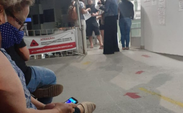 Um dia de filas no Centro de Triagem