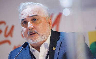 Jean Paul Prates assume presidência interina da Petrobras
