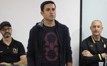 Acadêmicos de Educação Física e técnicos do Tigrinhos aprendem com Eder e Wilsão