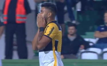 Em um jogo de mais oportunidades para o Tigre, a efetividade fez a diferença a favor do Coxa