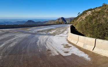 Gelo na pista altera comboios na Serra da Rocinha