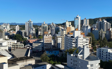[Áudio] Sol volta a predominar nesta terça-feira em Criciúma