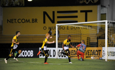 Buscando recuperação, Tigre e Tubarão se enfrentam nesta quinta-feira