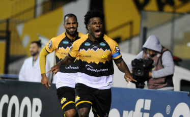 Sandro, ex-Tigre, pode parar no Brusque