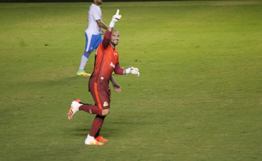 De Zé Carlos a Agenor: os goleiros artilheiros do Tigre