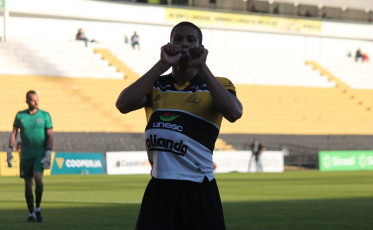 Hygor retorna aos treinamentos com bola nesta terça-feira