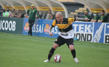 Silvinho e um gol dedicado à mãe (VÍDEO)