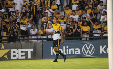 FCF divulga análise do VAR no gol de Lohan; confira