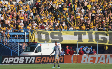 Aumento no valor do ingresso para visitantes motivou ônibus para torcedores do Criciúma