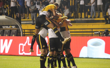 Diante do Sport, Criciúma conquista três pontos e volta ao G4