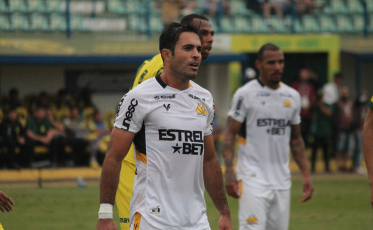 Após serem expulsos contra o Vila Nova, Eder e Rodrigo serão julgados pelo STJD 