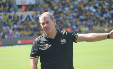 “O torcedor pode se acostumar, porque a Série B é muito difícil”, diz Claudio Tencati