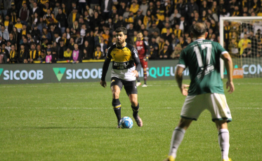 Criciúma sai atrás no placar, mas garante o empate diante do Guarani