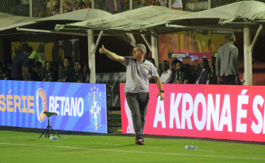 Tencati exalta poder de reação do Criciúma: 