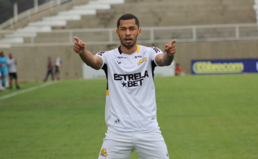 Criciúma deixa escapar vitória nos acréscimos e empata com o Tombense