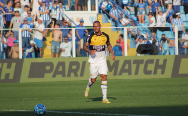Com gol contra de Maia, Criciúma perde fora de casa diante do Avaí