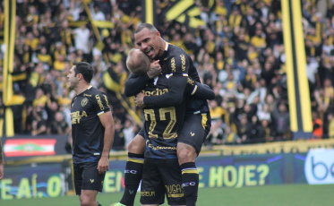 Em jogo dominado, Criciúma vence o Londrina e volta ao G-4