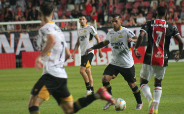 Com time misto, Criciúma fica no empate em Joinville