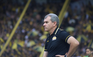 Tencati celebra título e pede “mentalidade vencedora” na Série A