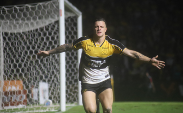 Foi o último jogo de Renato Kayzer com a camisa do Tigre 