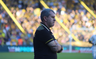 Tencati elogia desempenho da equipe e lamenta oportunidades perdidas 