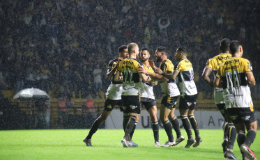 Após estar vencendo por 2 a 0 Criciúma termina com o empate