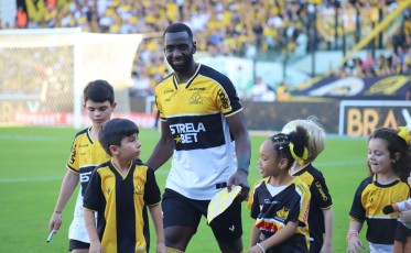 Ingressos infantis para Criciúma e Fluminense serão distribuídos na manhã desta quinta-feira